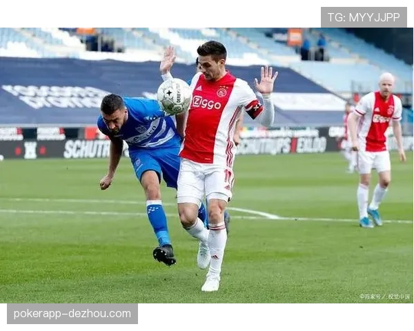 阿贾克斯客场逆转比利亚雷亚尔 保留晋级附加赛希望